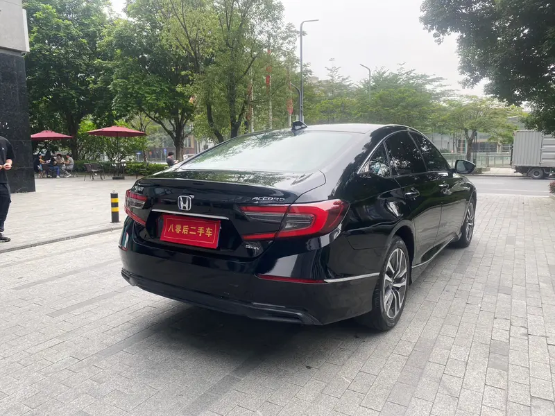Honda Accord 2.0L — фото 7