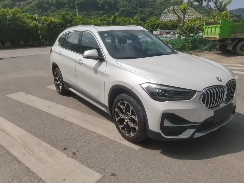 BMW X1 рестайлинг sDrive20Li стиль — фото 3