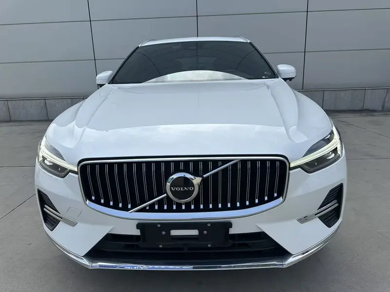 Volvo XC60 — фото 2