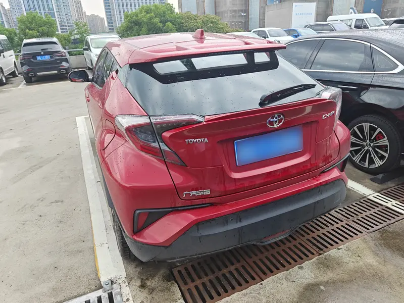 Toyota C-HR — фото 2