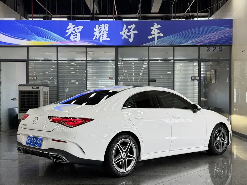 Mercedes-Benz CLA 200 — фото 4