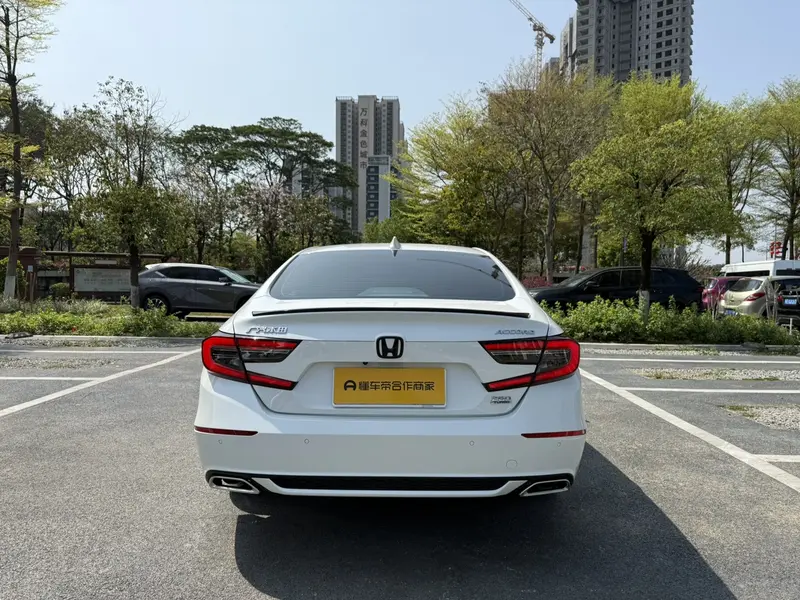 Honda Accord — фото 6