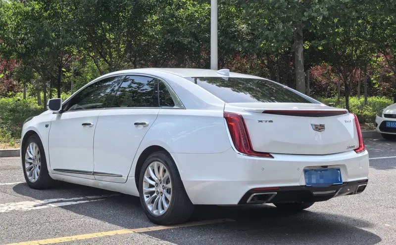 Cadillac XTS — фото 4
