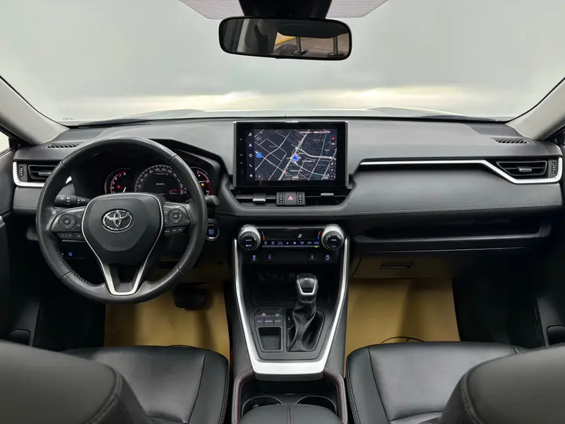 Toyota RAV4 — фото 7