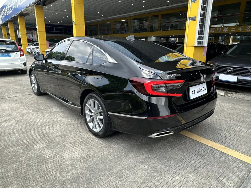 Honda Accord — фото 5