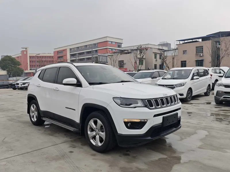 Jeep Compass — фото 3