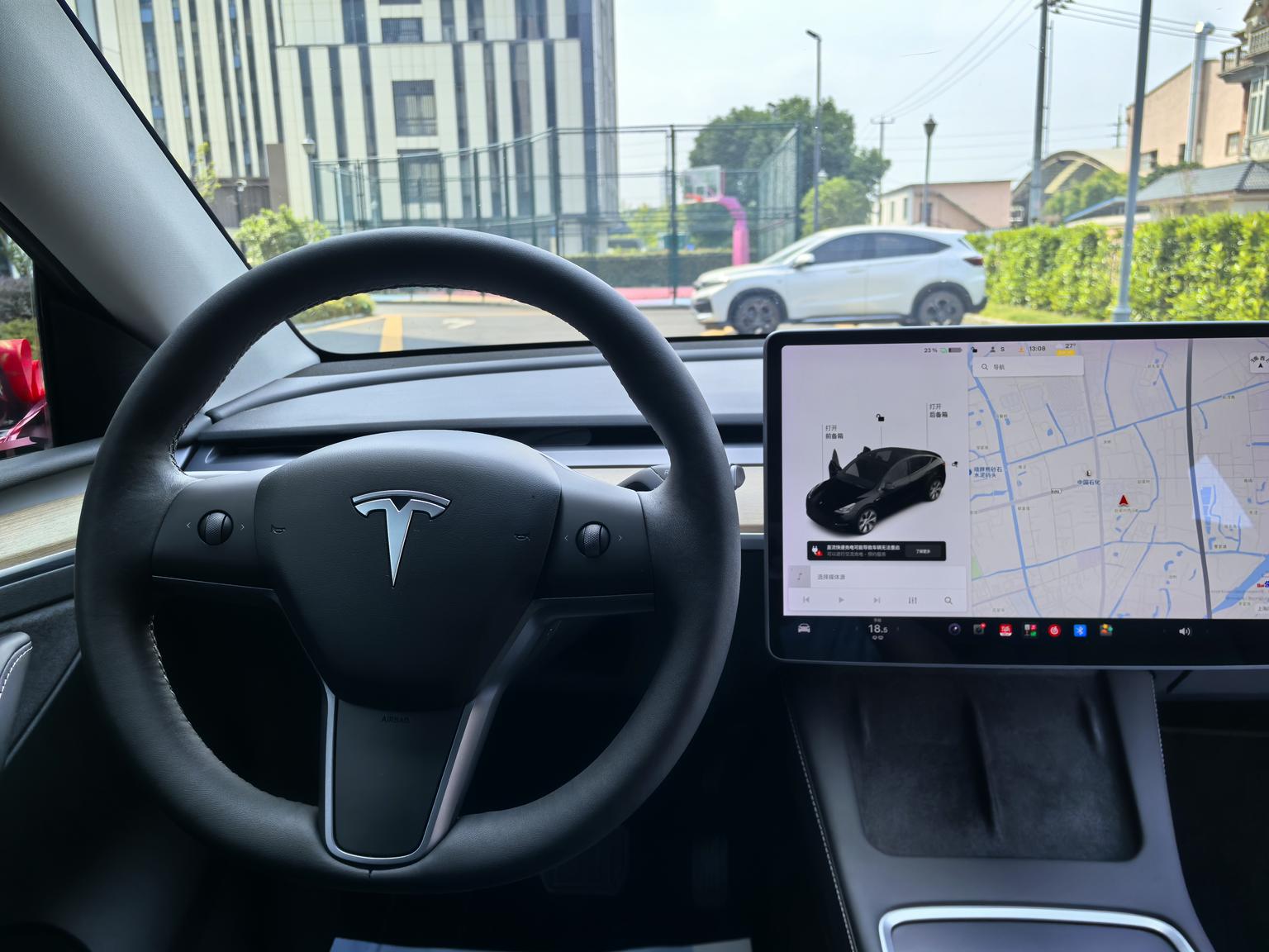 Tesla Model Y: фотография 14 из 18
