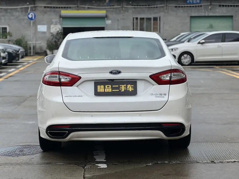 Ford Mondeo 2.0 L GTDi 200 Luxury — фото 6