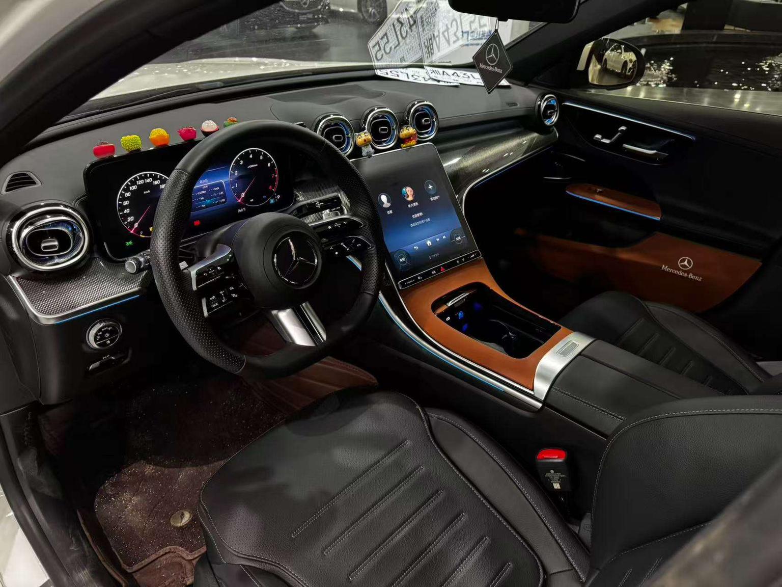 Mercedes-Benz C-Class: фотография 9 из 22