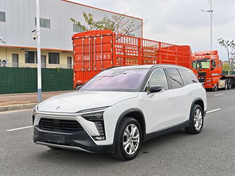 Nio ES8