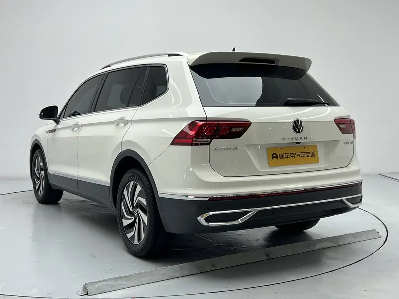 Volkswagen Tiguan L — фото 5