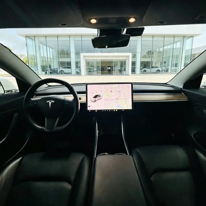 Tesla Model 3 — фото 7