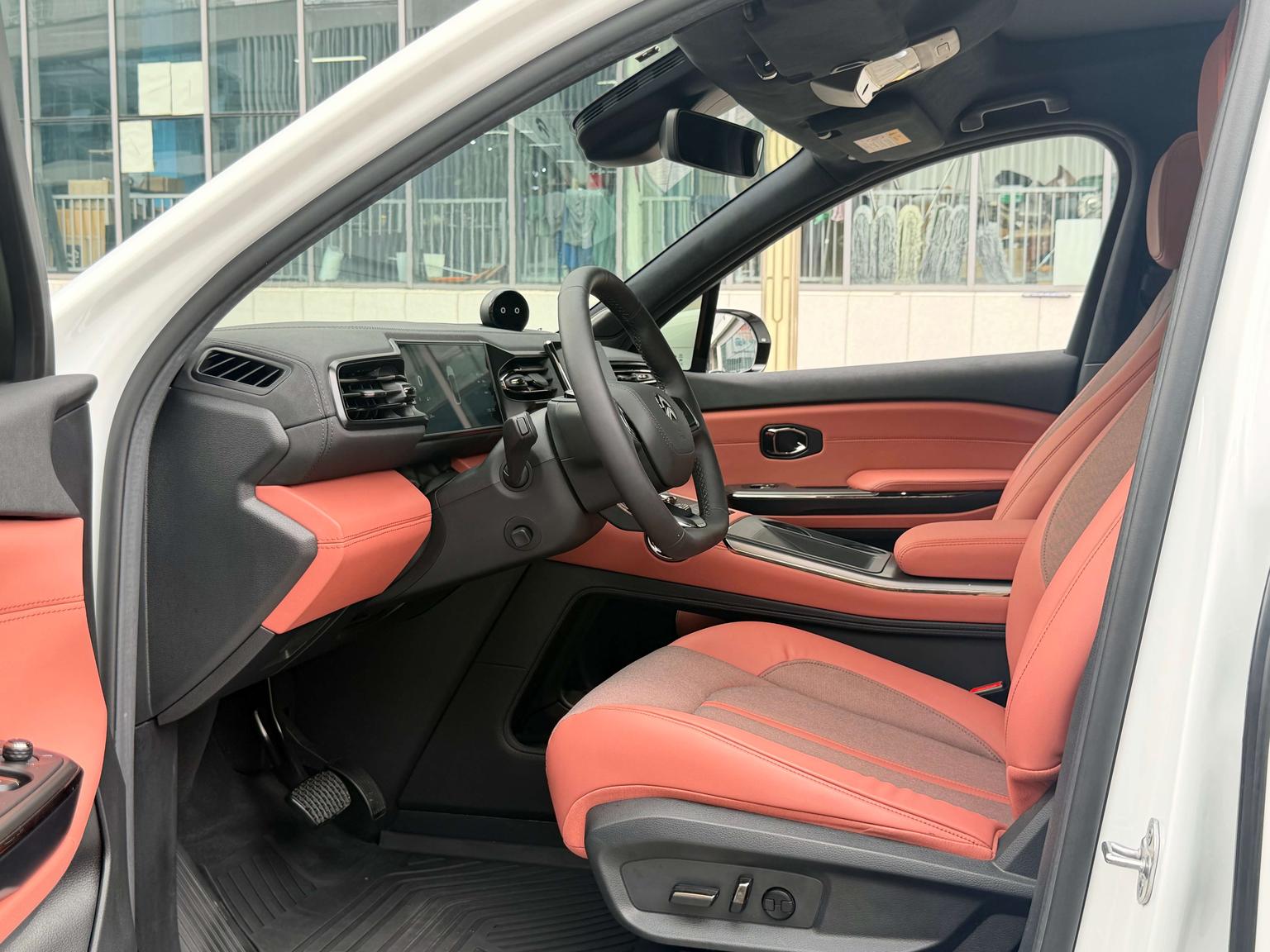 NIO EC6: фотография 23 из 26