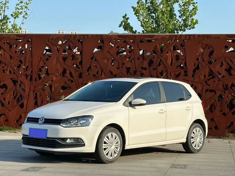 Volkswagen Polo — фото 1