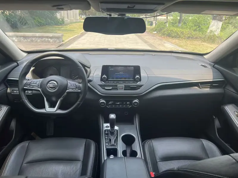 Nissan Teana 2.0 L XL Comfort — фото 10