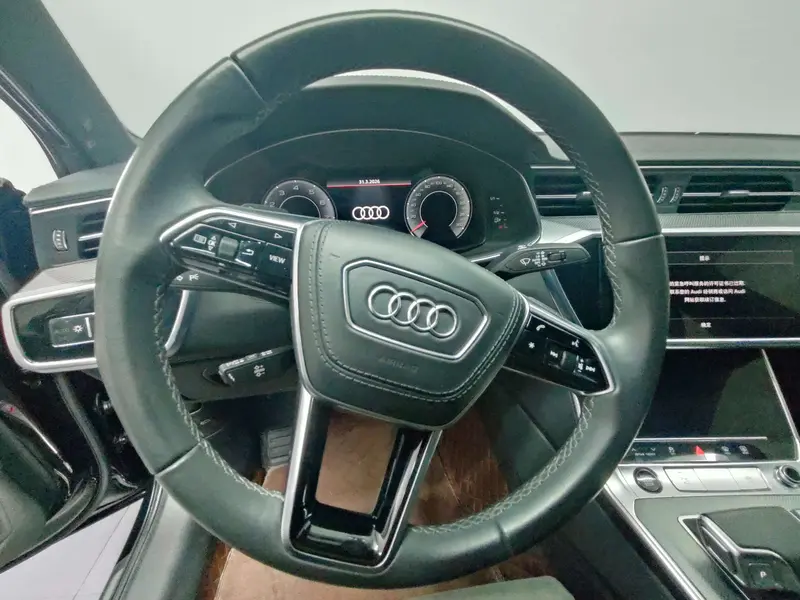 Audi A6L — фото 11