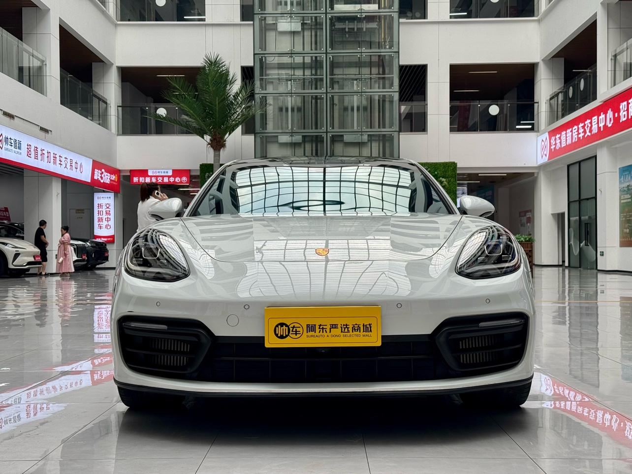 Porsche Panamera: фотография 2 из 13