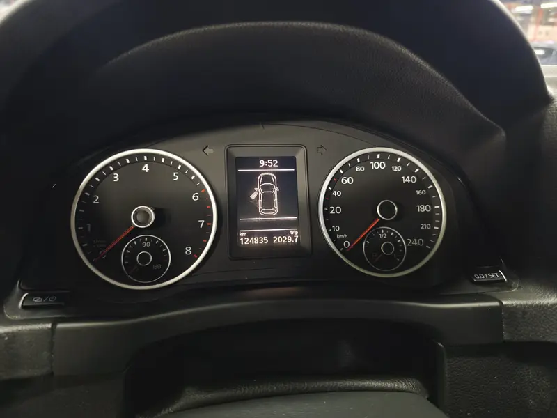 Volkswagen Tiguan — фото 8