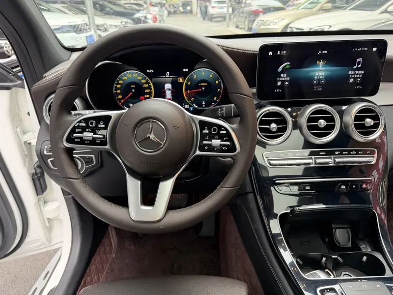 Mercedes-Benz GLC — фото 12