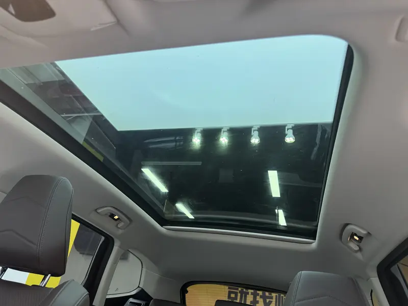 BMW i X 1 e Drive 25 L X — фото 19