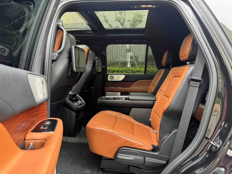 Lincoln Navigator — фото 12