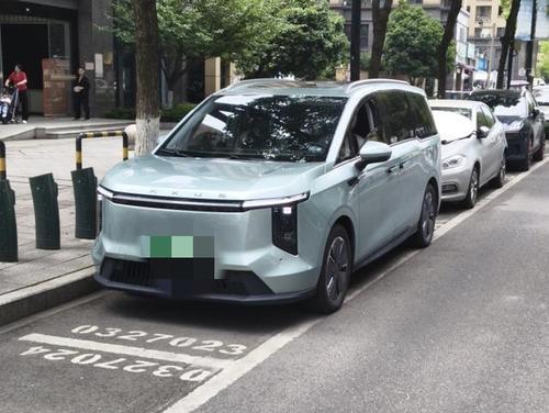 MAXUS Модель не указана