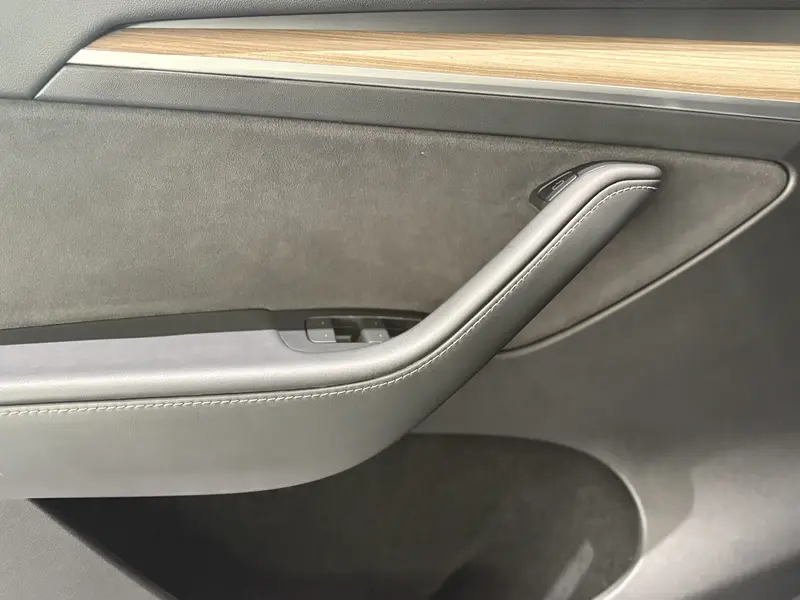 Tesla Model Y рестайлинг задний привод — фото 16