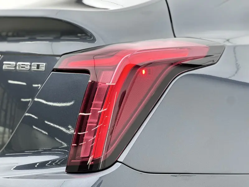 Cadillac CT5 — фото 7