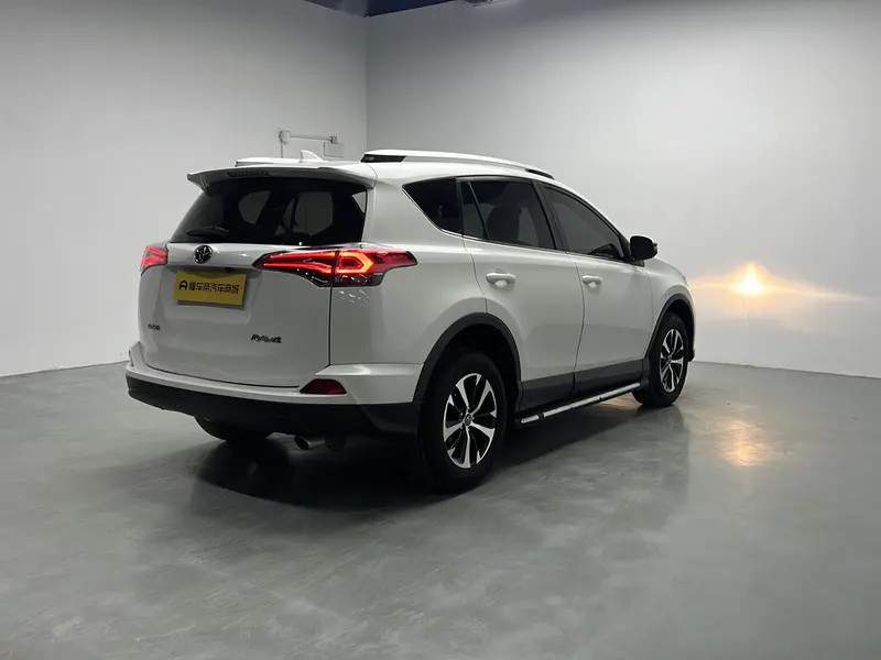 Toyota RAV 4 2.0 L CVT 2 WD — фото 7