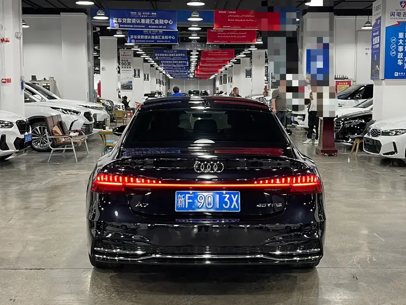 Audi A7L — фото 5