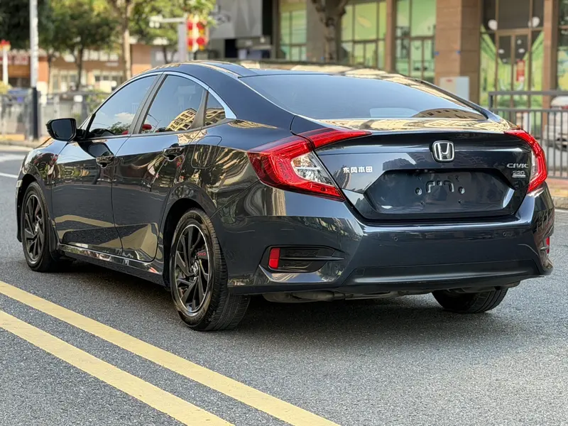 Honda Civic — фото 5