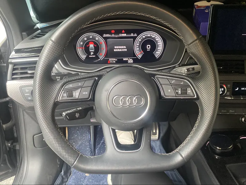 Audi A 4 L 40 TFSI quattro RS — фото 11