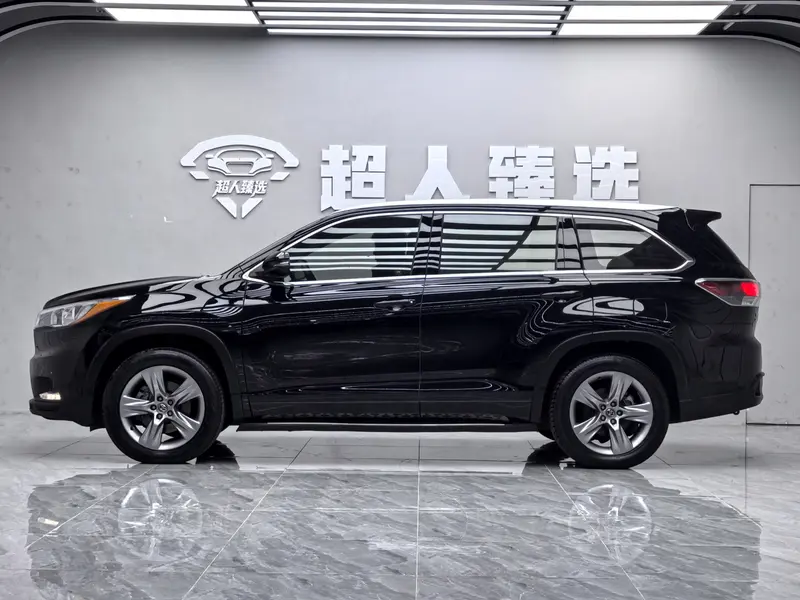 Toyota Highlander — фото 4