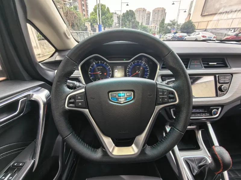 Geely Vision X3 — фото 12