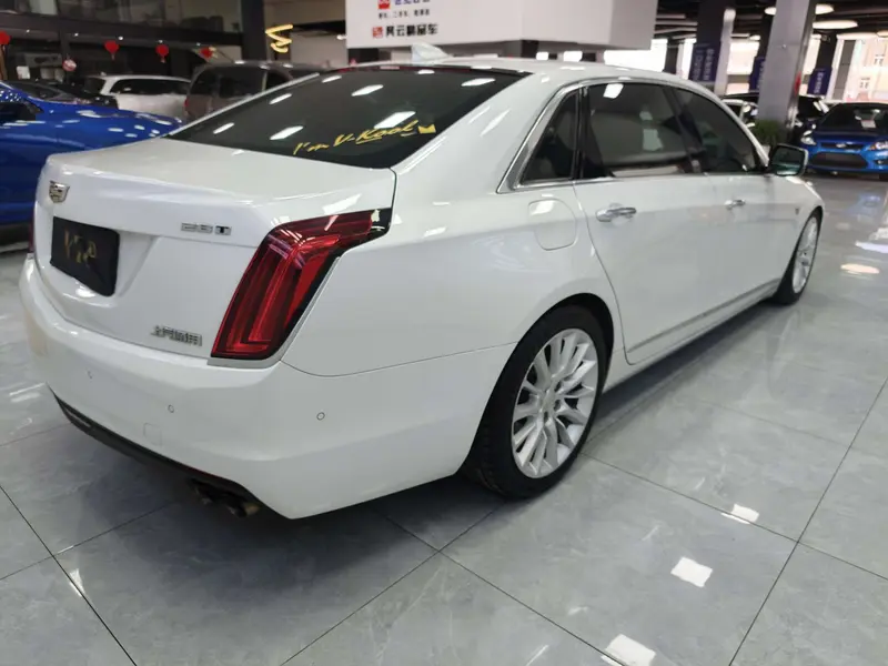 Cadillac CT6 — фото 7