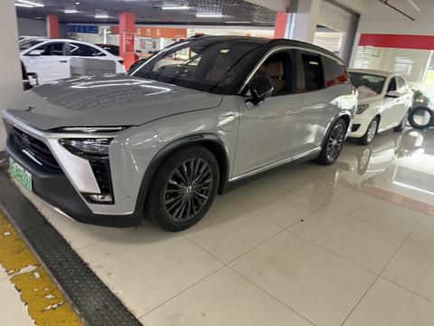 Nio ES8