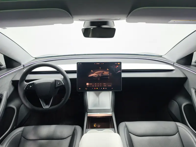 Tesla Model 3 — фото 14