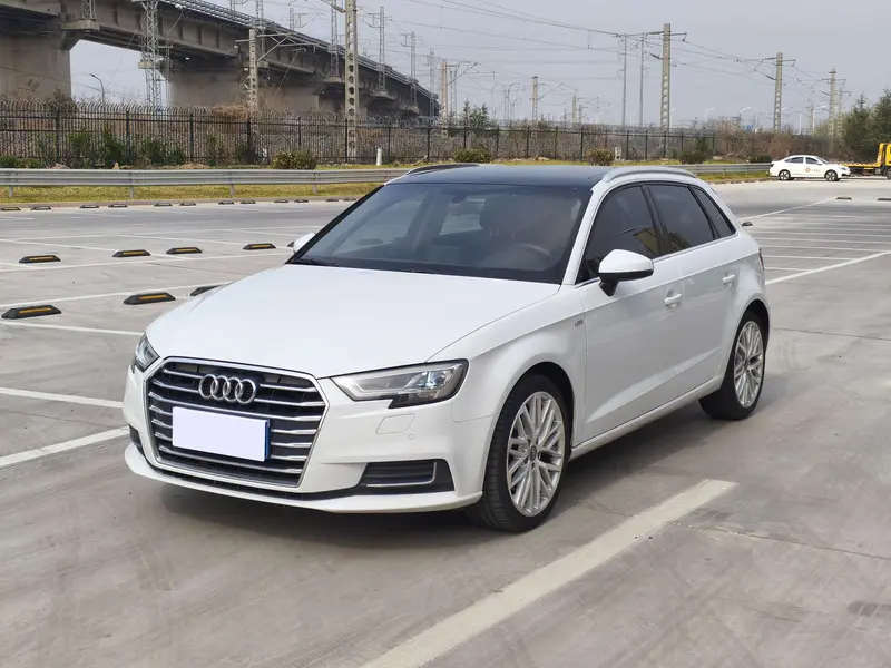 Audi A 3 Sportback 40 TFSI — фото 1