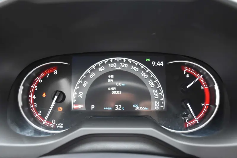 Toyota RAV4 — фото 11