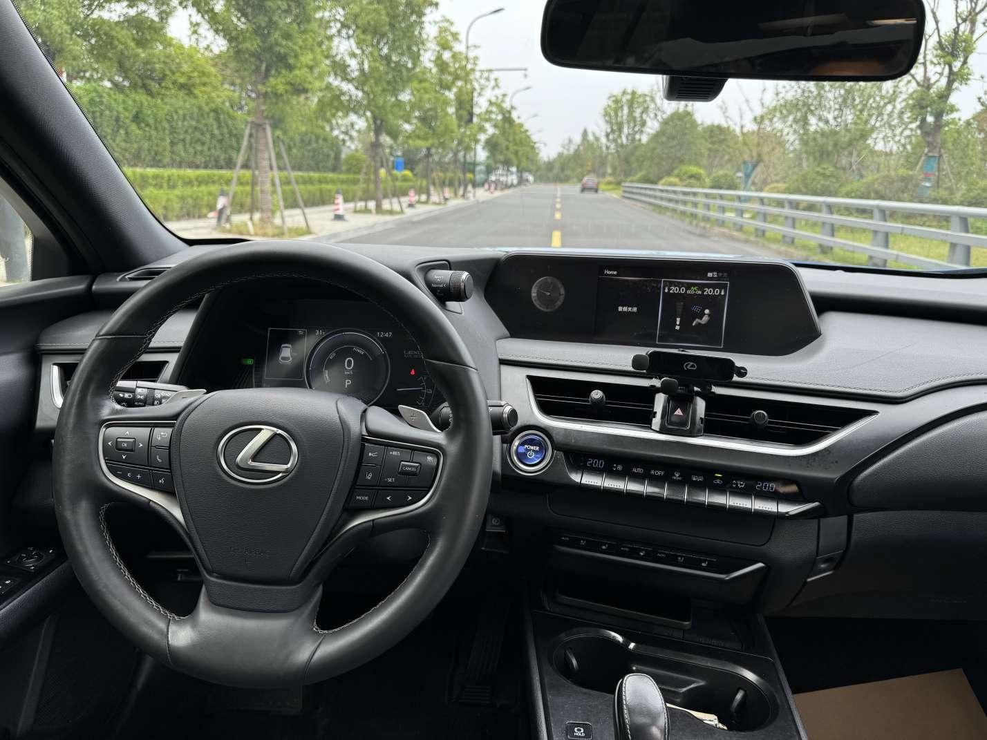 Lexus UX EV — фотографии объявления, Фото 18