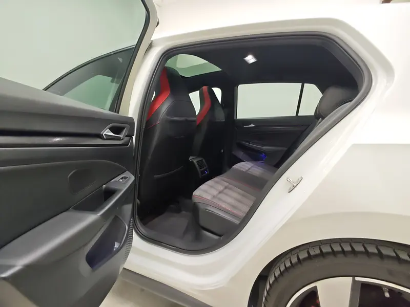 Volkswagen Golf GTI — фото 18