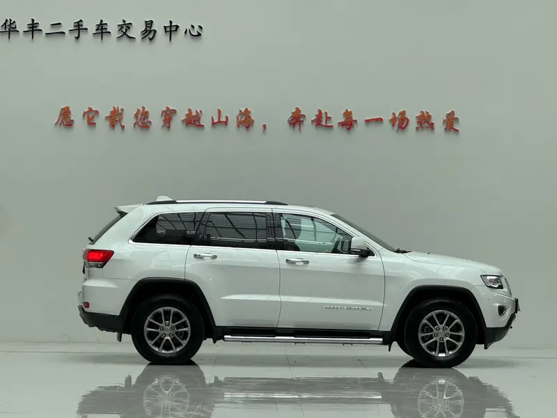 Jeep Grand Cherokee — фото 7