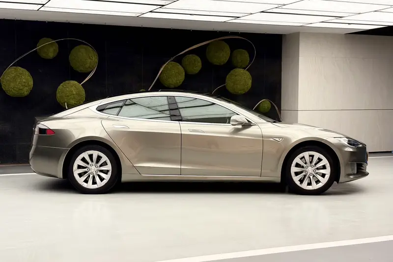 Tesla Model S 75 — фото 8