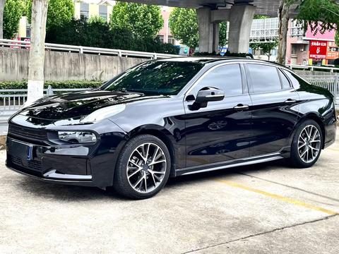 Lynk & Co 03