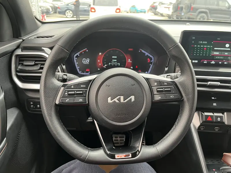 Kia Sportage Ace 1.5T GT-Line — фото 10