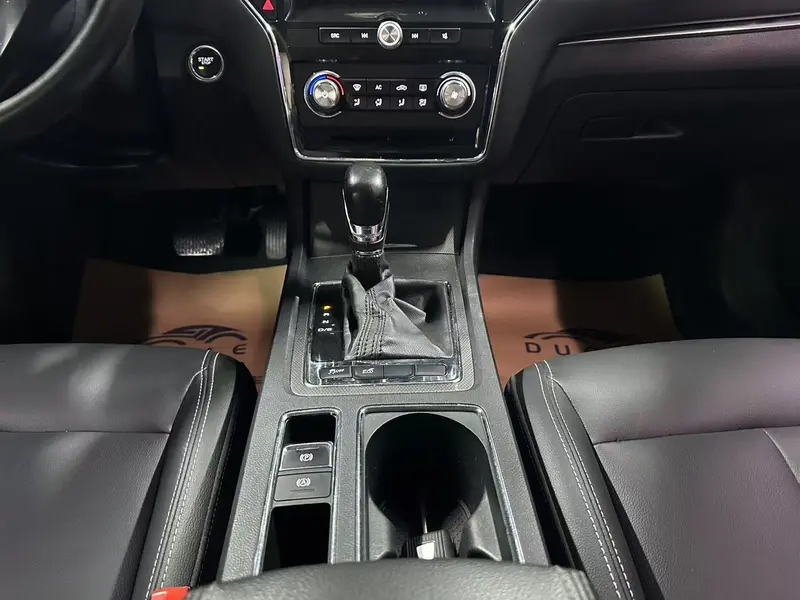 Roewe i6 Classic — фото 12