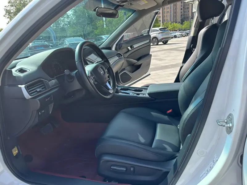 Honda Accord — фото 12