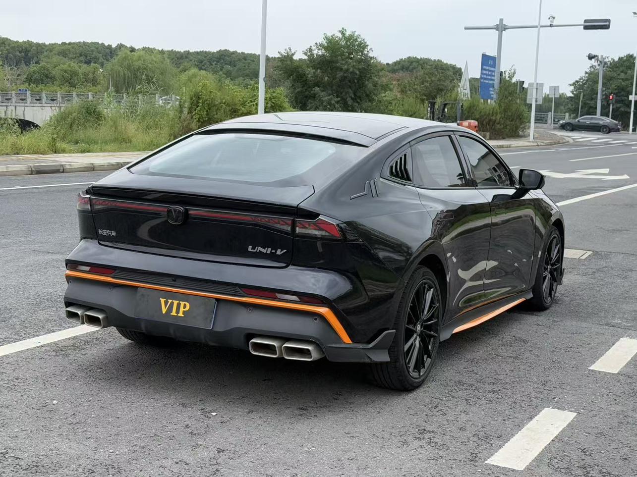 Changan UNI-V: фотография 7 из 13