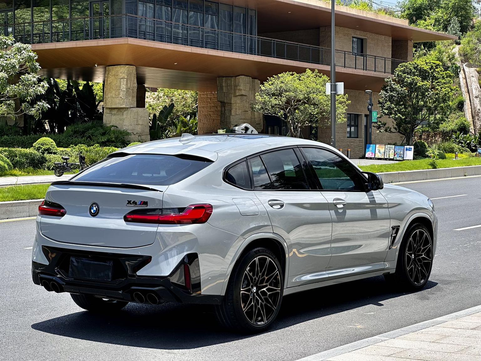 BMW X4 M: фотография 9 из 16
