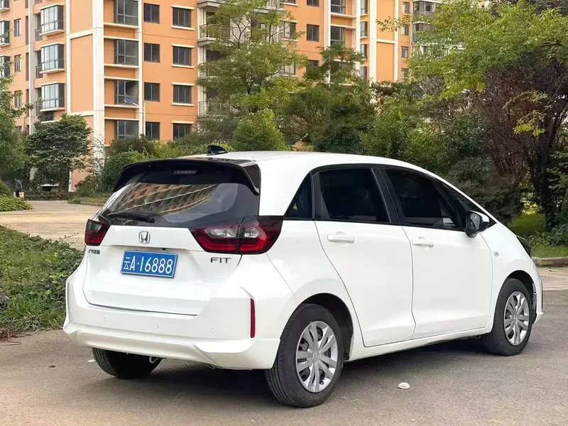 Honda Fit — фото 5